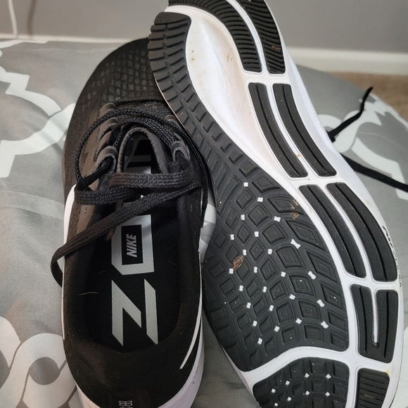 Shoes - Picture 2 of 3